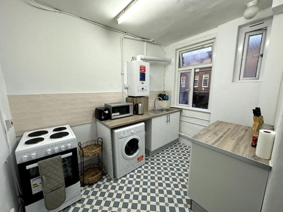 Spectacular 2 Bedroom On Tower Bridge Londres Exterior foto